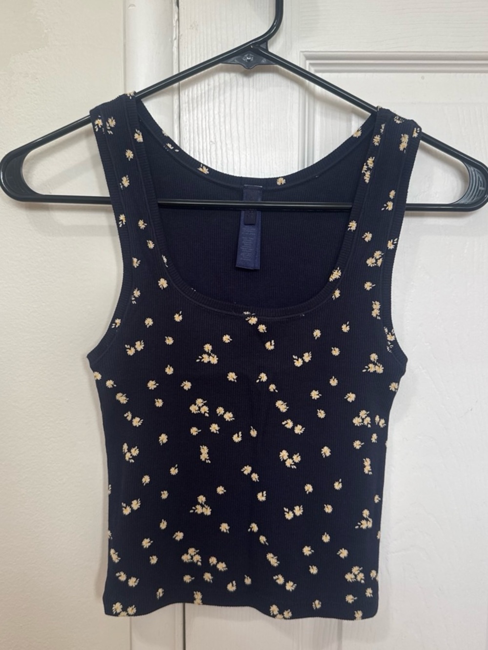 SKIMS Navy Ribbed Tank with Cream Floral Ditsy Print